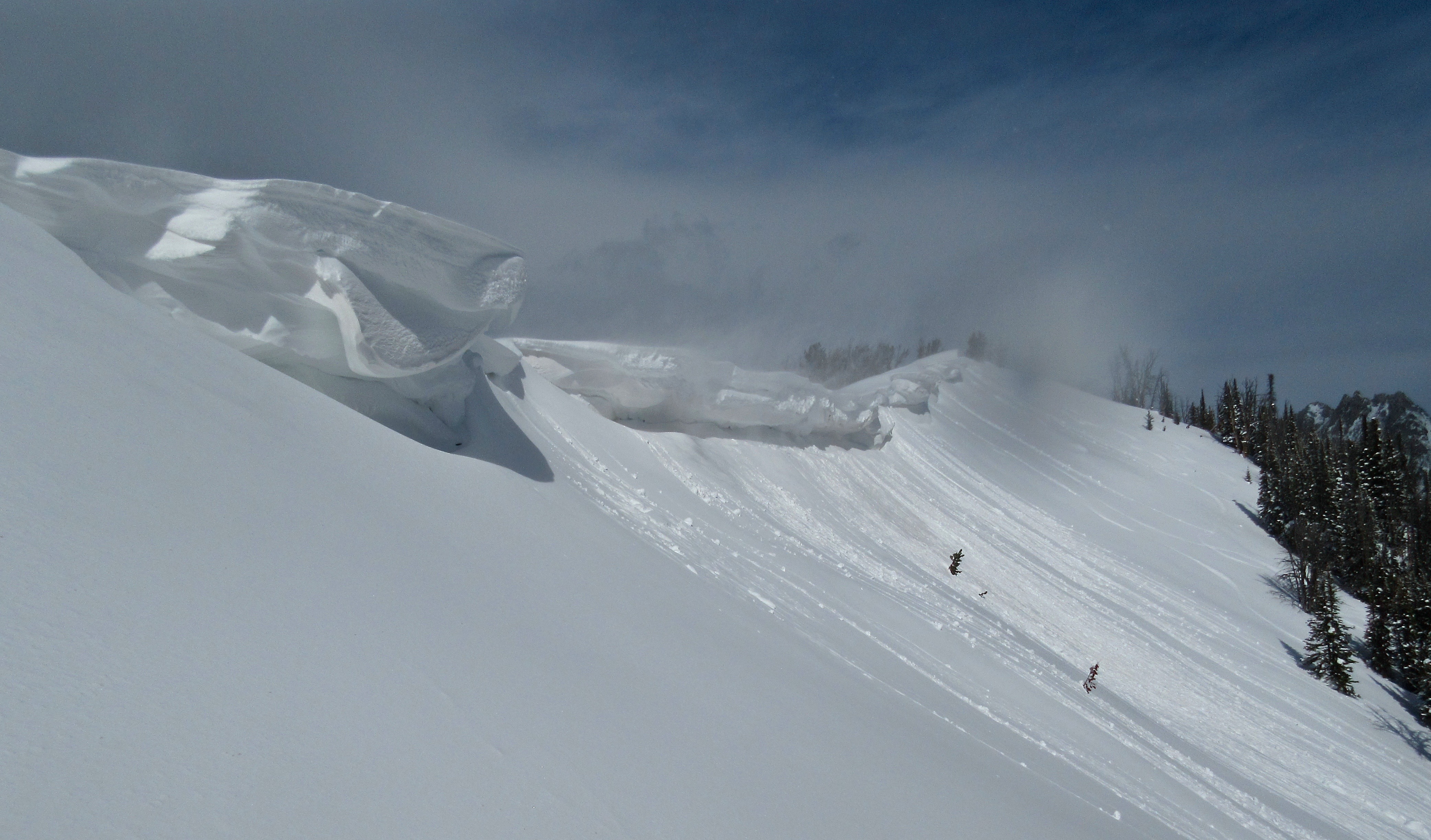 Large cornices in Middle Basin