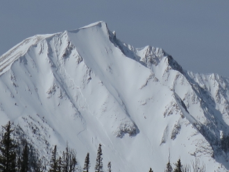 Natural avalanche on Fan Mountain
